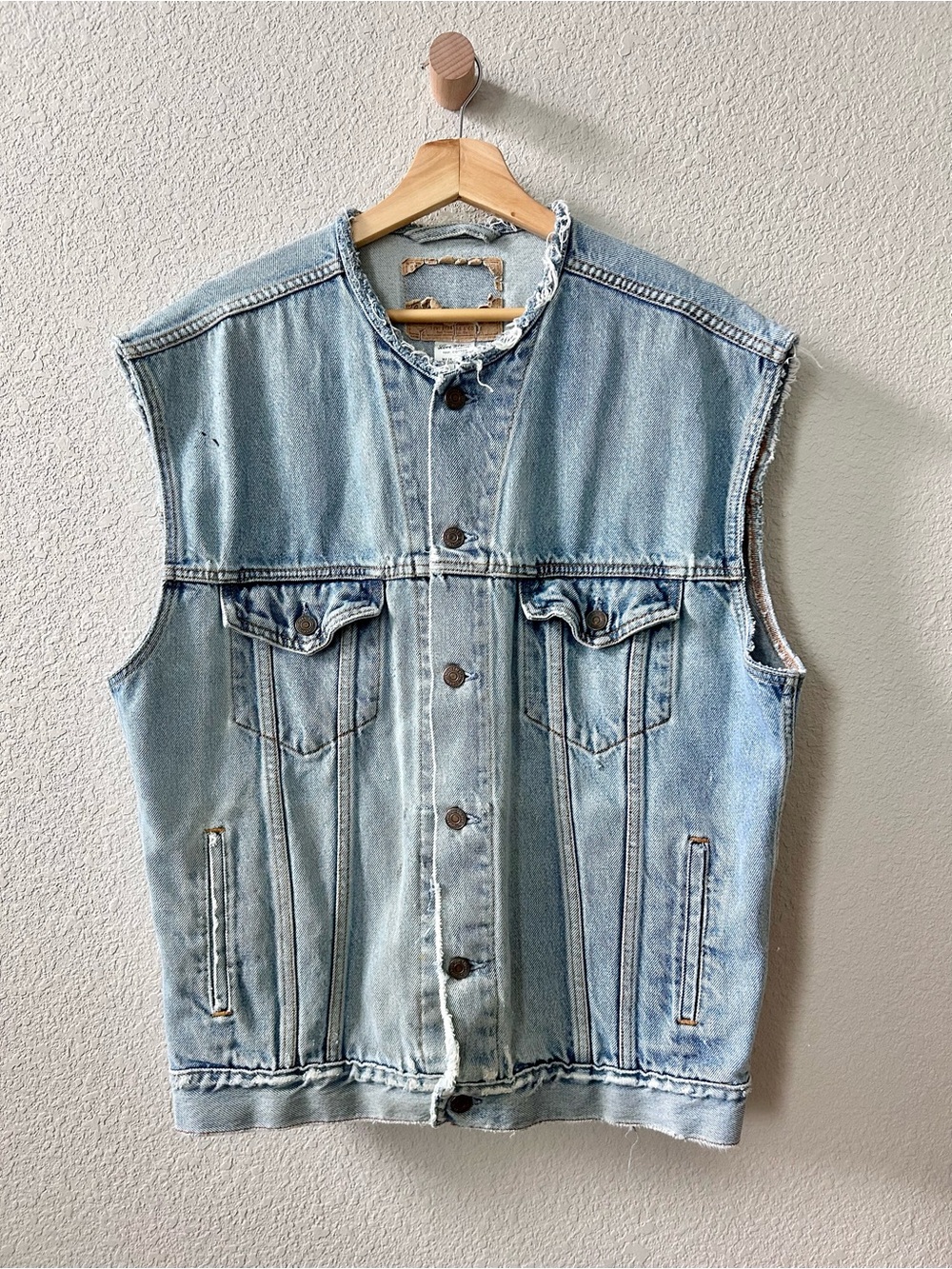 Vintage Levi's trucker Denim Jean Jacket Size Large